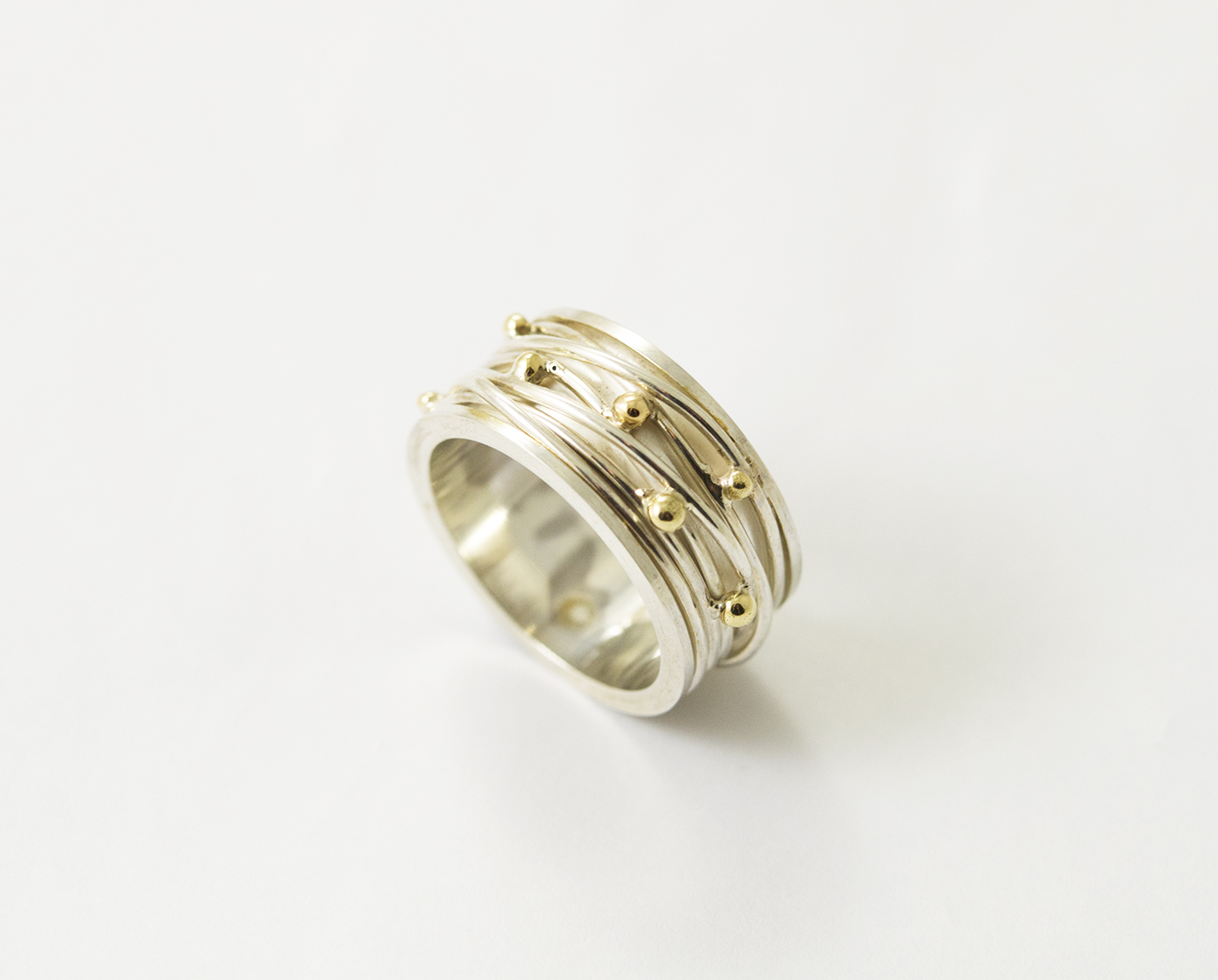 Patriottisch Tapijt Rook Dupon ring zilver met opstaande randen met gouden bolletjes - Dupon  Edelsmid & Juwelier